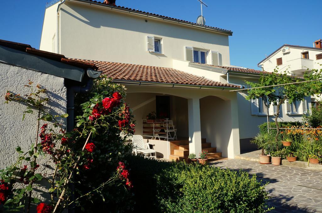 Studio And Apartment Nadia With Garden Poreč Chambre photo
