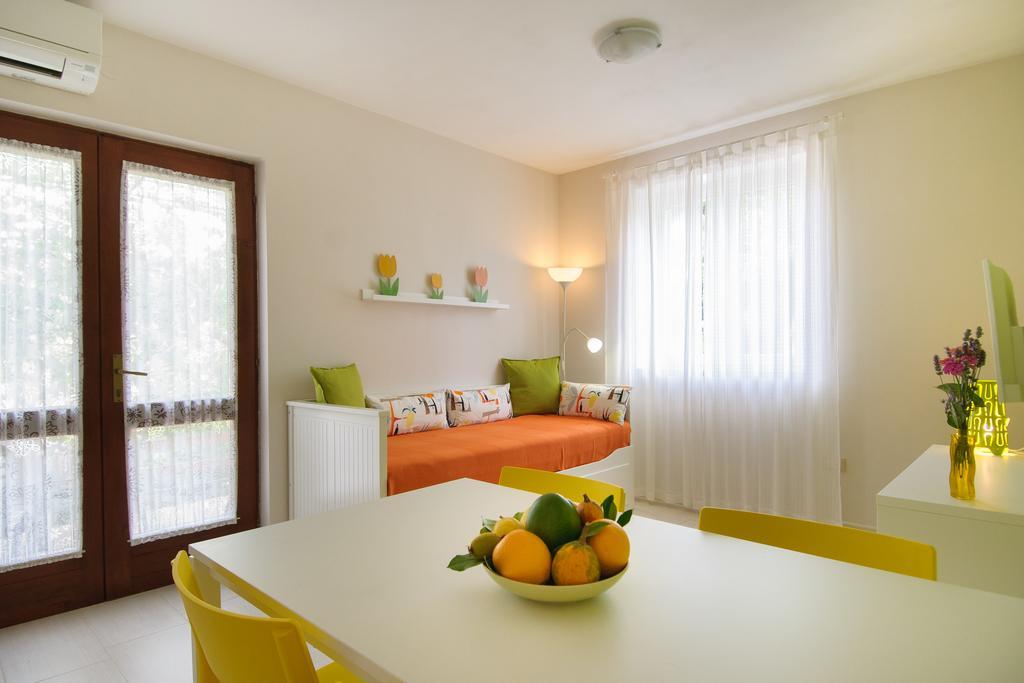 Studio And Apartment Nadia With Garden Poreč Extérieur photo