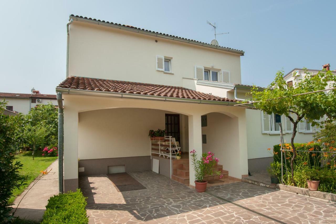 Studio And Apartment Nadia With Garden Poreč Extérieur photo