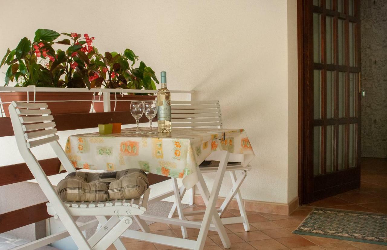 Studio And Apartment Nadia With Garden Poreč Extérieur photo