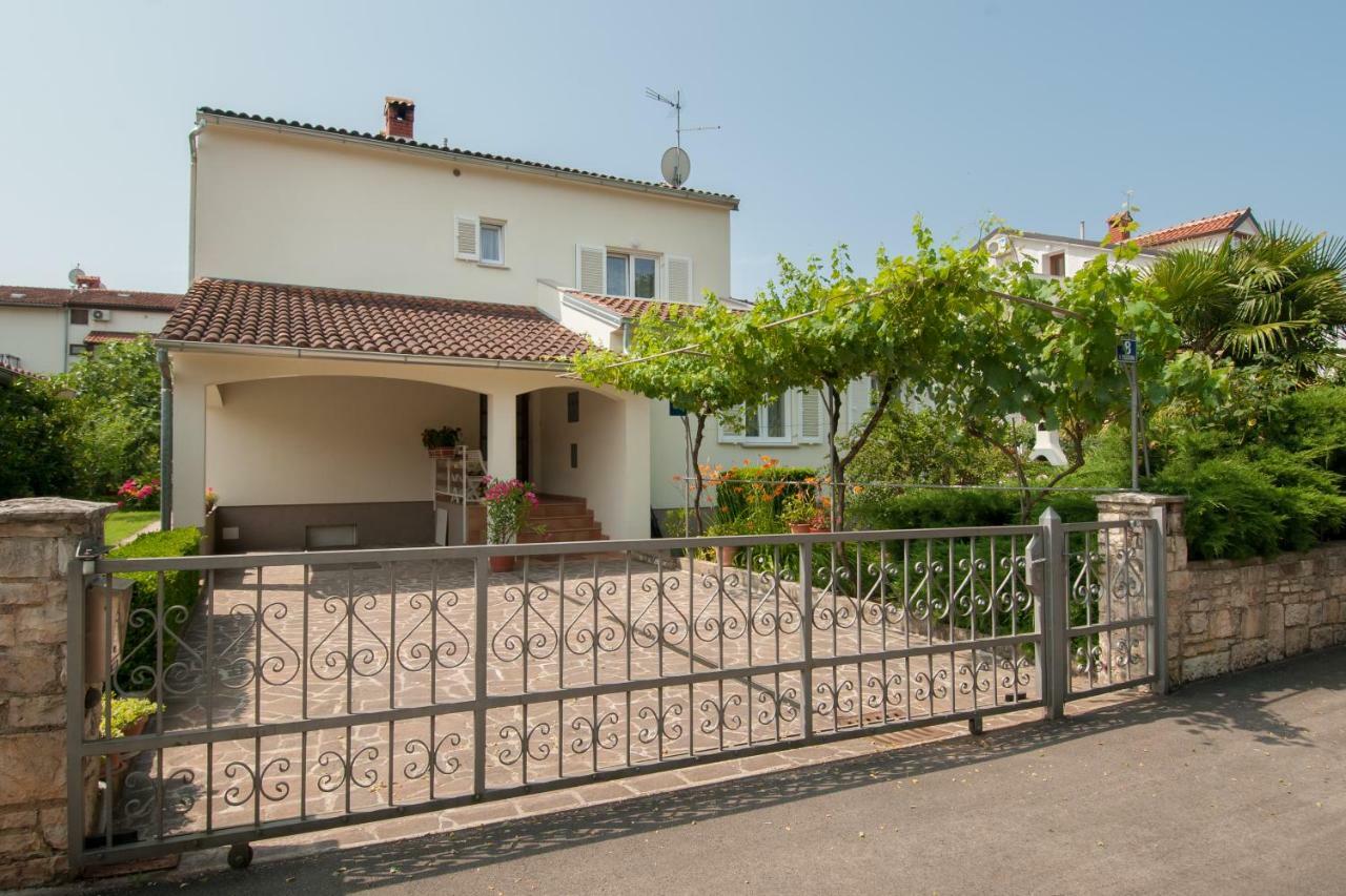 Studio And Apartment Nadia With Garden Poreč Extérieur photo